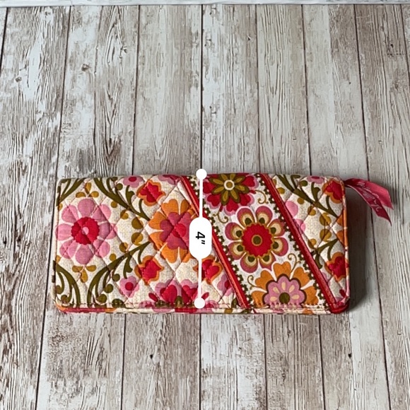 PREOWNED VERA BRADLEY PINK AND CREAM WALLET FLORAL - Picture 7 of 7
